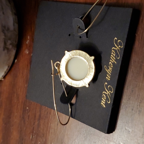 Nwt drop earrings - Picture 4 of 5